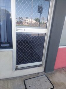 Commerical door reglazing Mackay City
