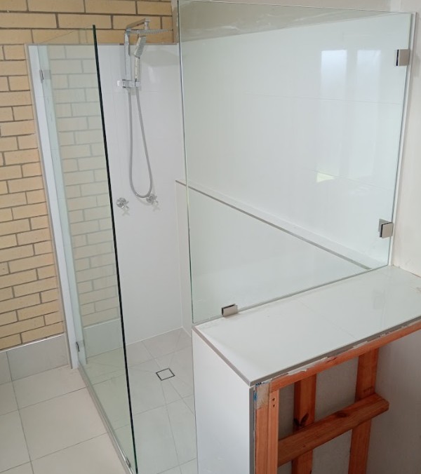 Shower screen installation Ooralea QLD